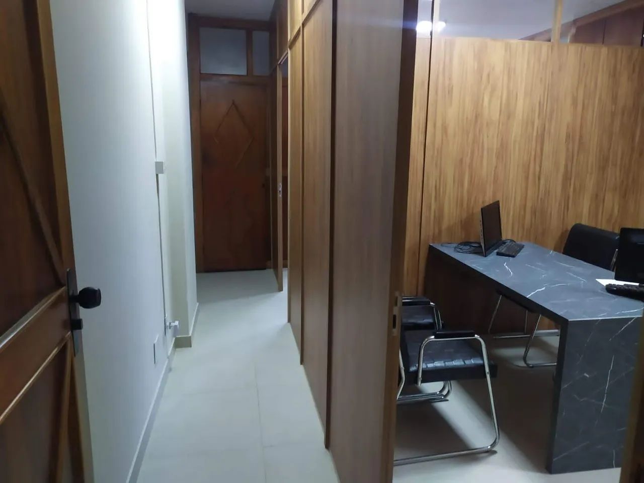Sala Comercial à Venda no Centro de Divinópolis, MG  60 m²