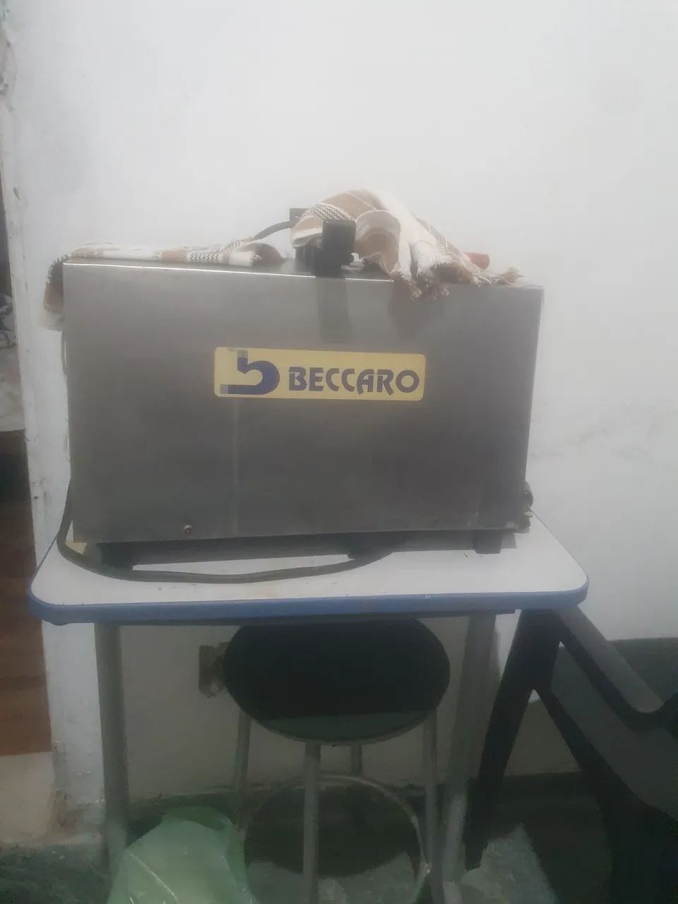 Vendo moedor de carne profissional  Beccaro Boca 22 vários acessórios.
