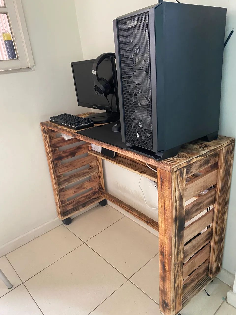 Mesa de madeira rústica 65570169743491123