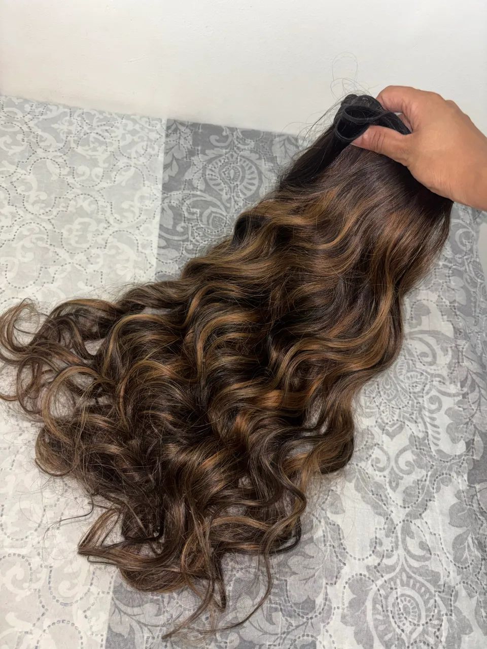 Mega hair morena iluminada 