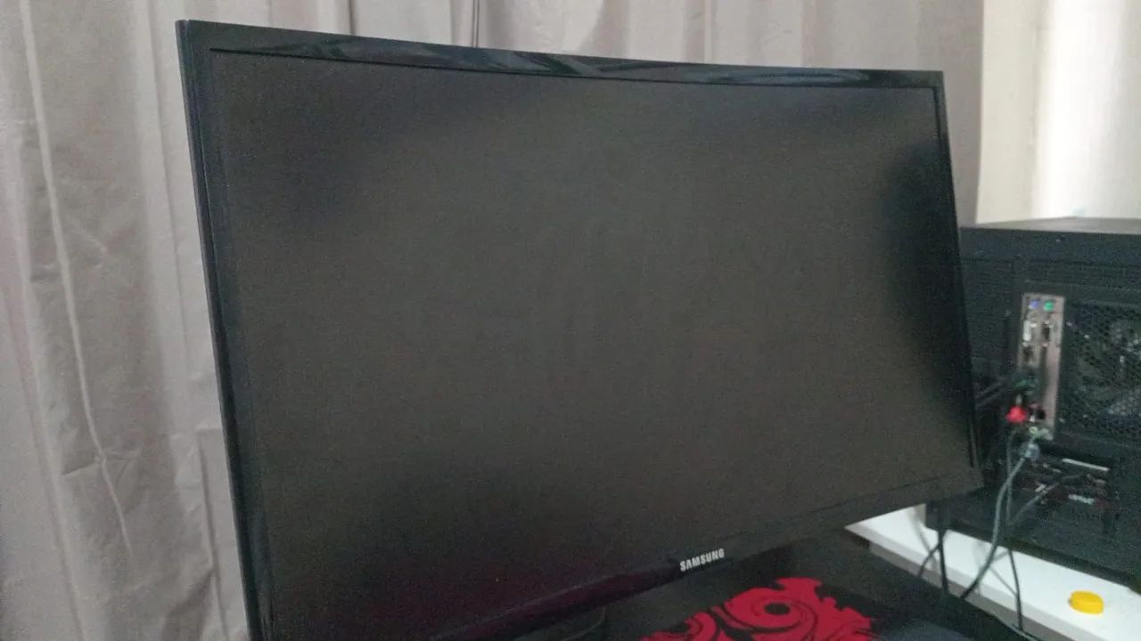 Monitor 24POL + Braço articulado.