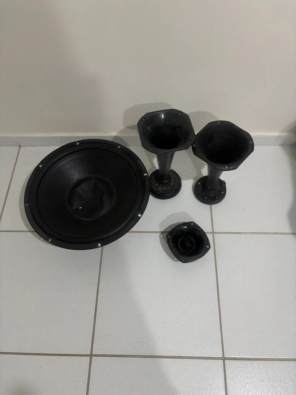 Auto falante ,corneta e corneta