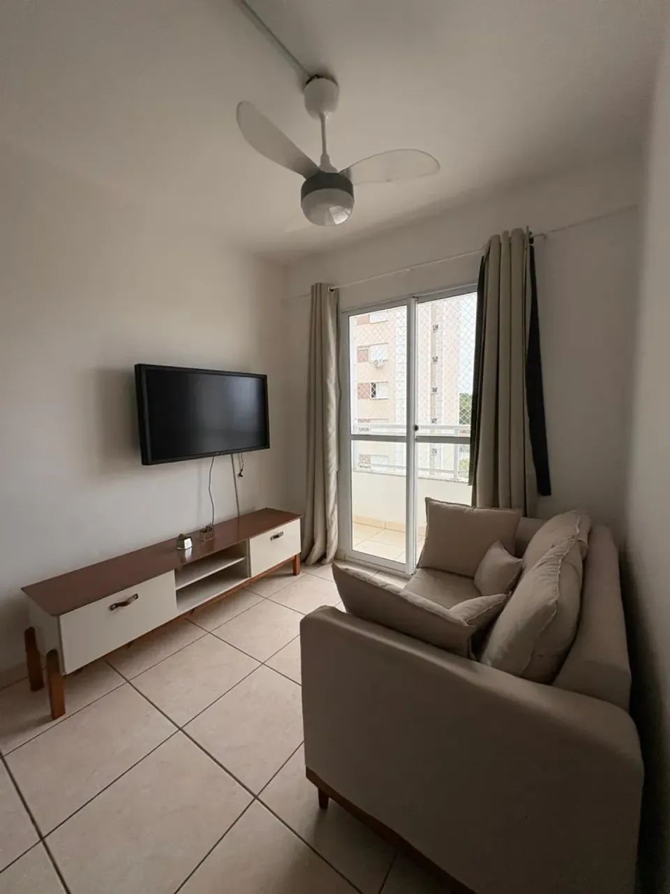 Alugo apartamento mobiliado com 2 quartos - Foto 2