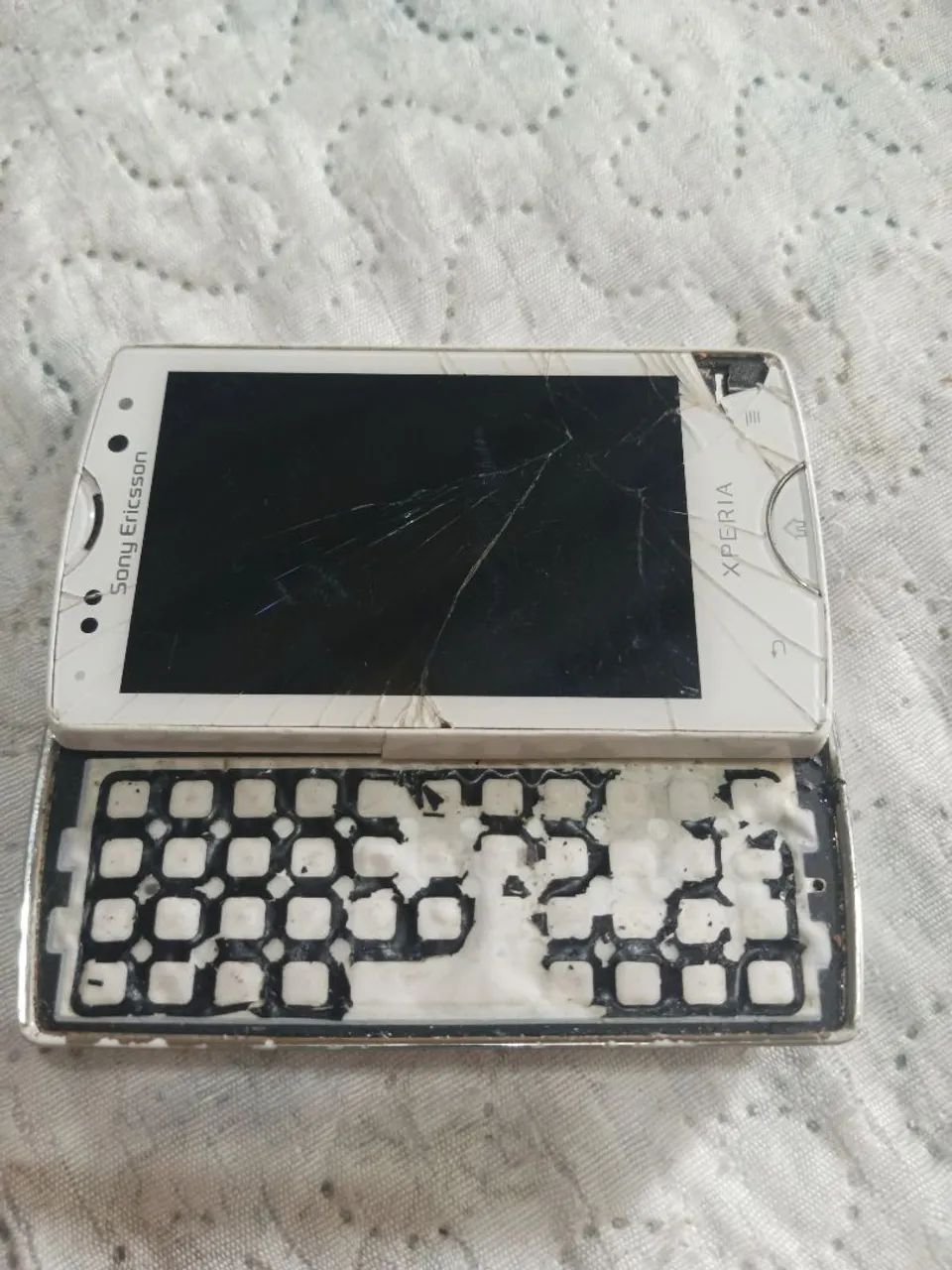 Sony Ericsson Xperia Mini Pro, LEIA O ANÚNCIO  - Foto 3