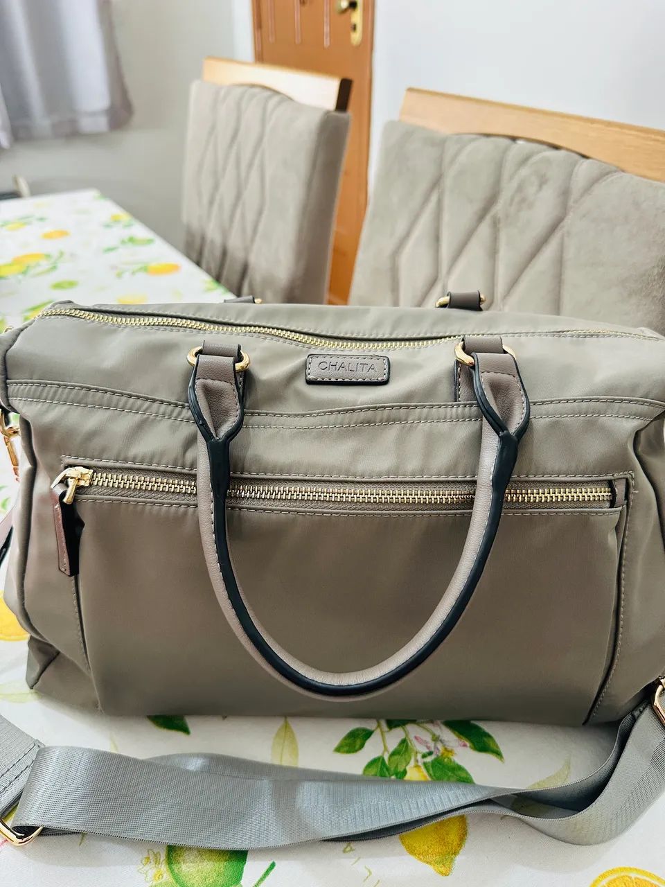 Bolsa linda semi nova 