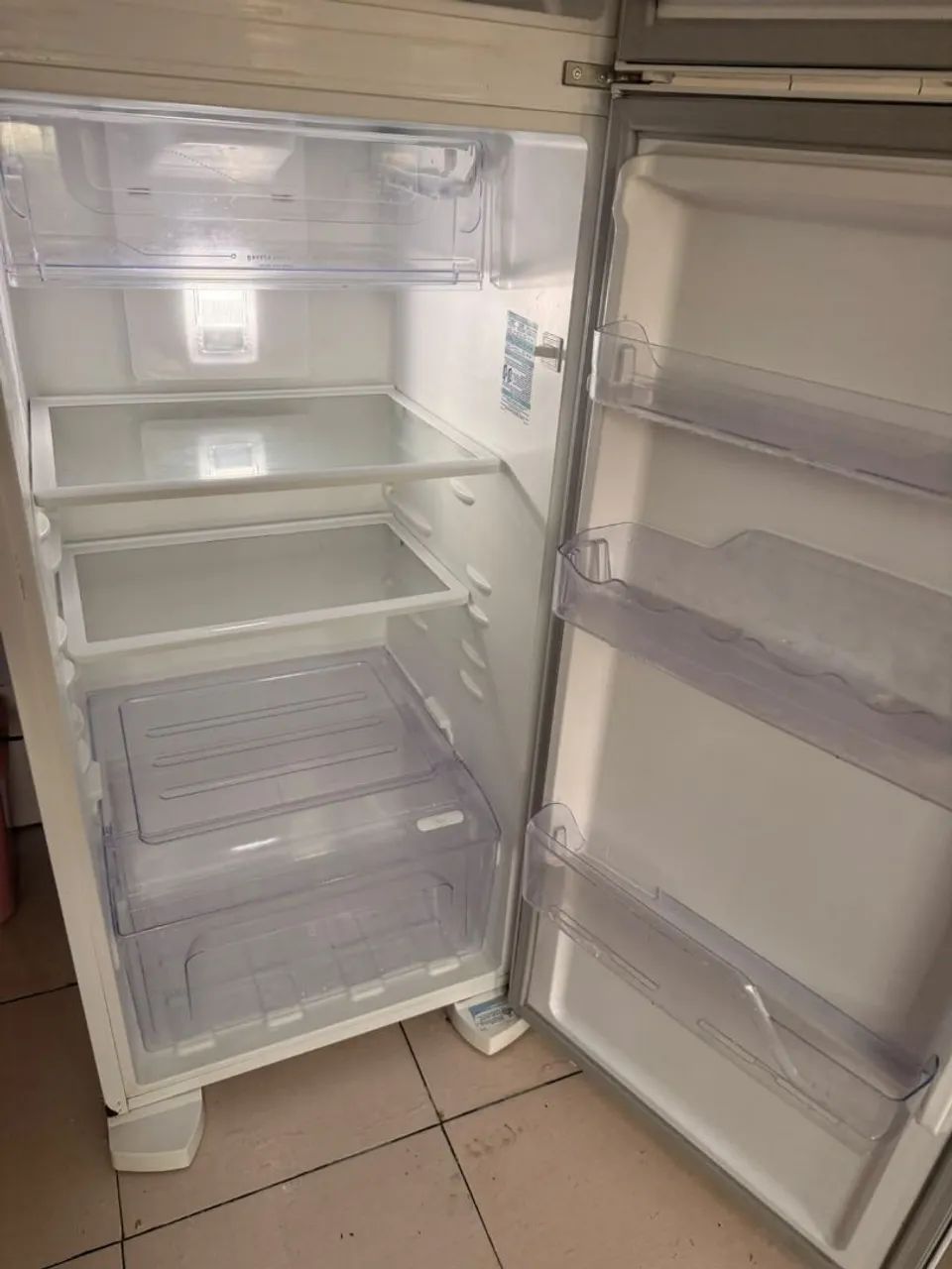 Vende se geladeira  - Foto 2