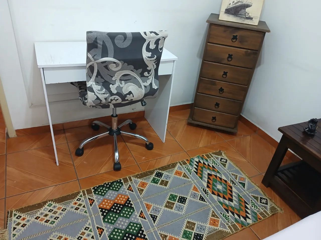Alugo quarto apenas mulheres  - Foto 3