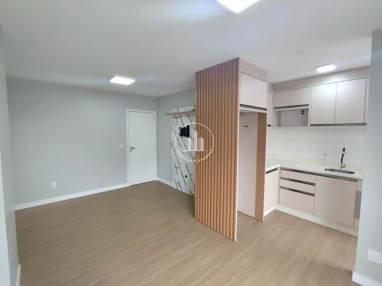 Apartamento 2 Quartos 59m² - Coloninha - JMS
