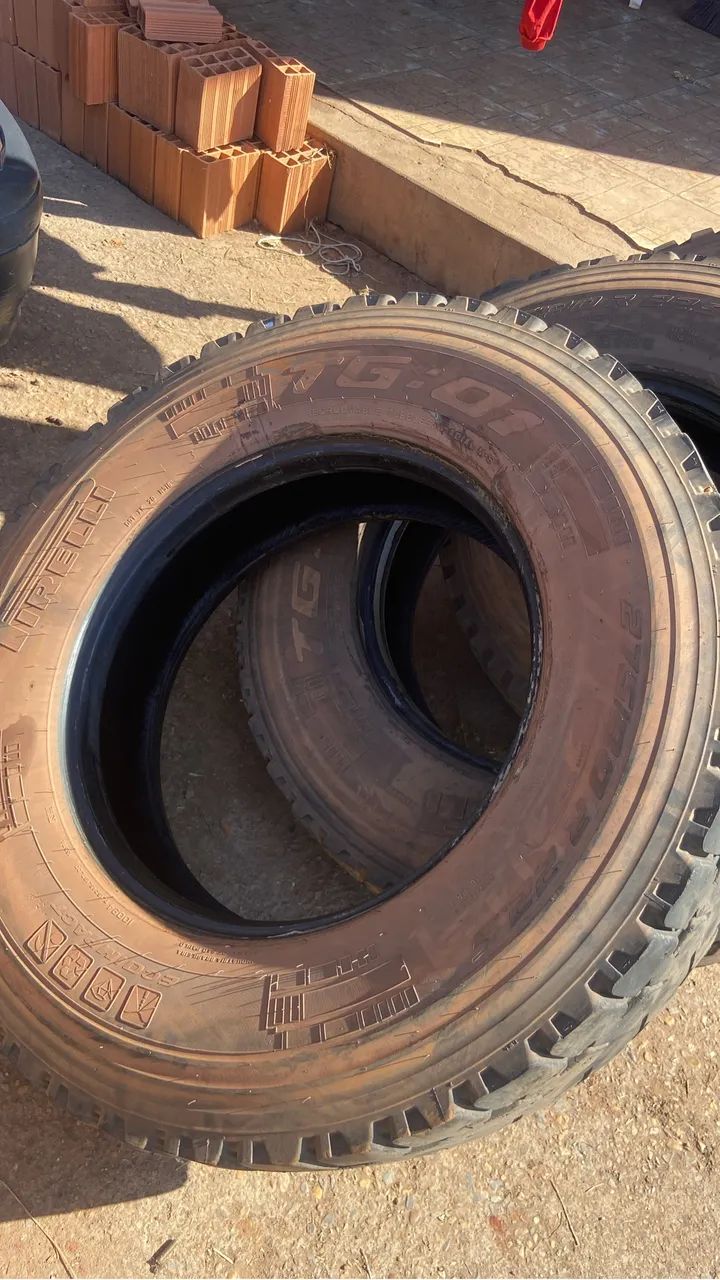 Pneus Pirelli 275  - Foto 3