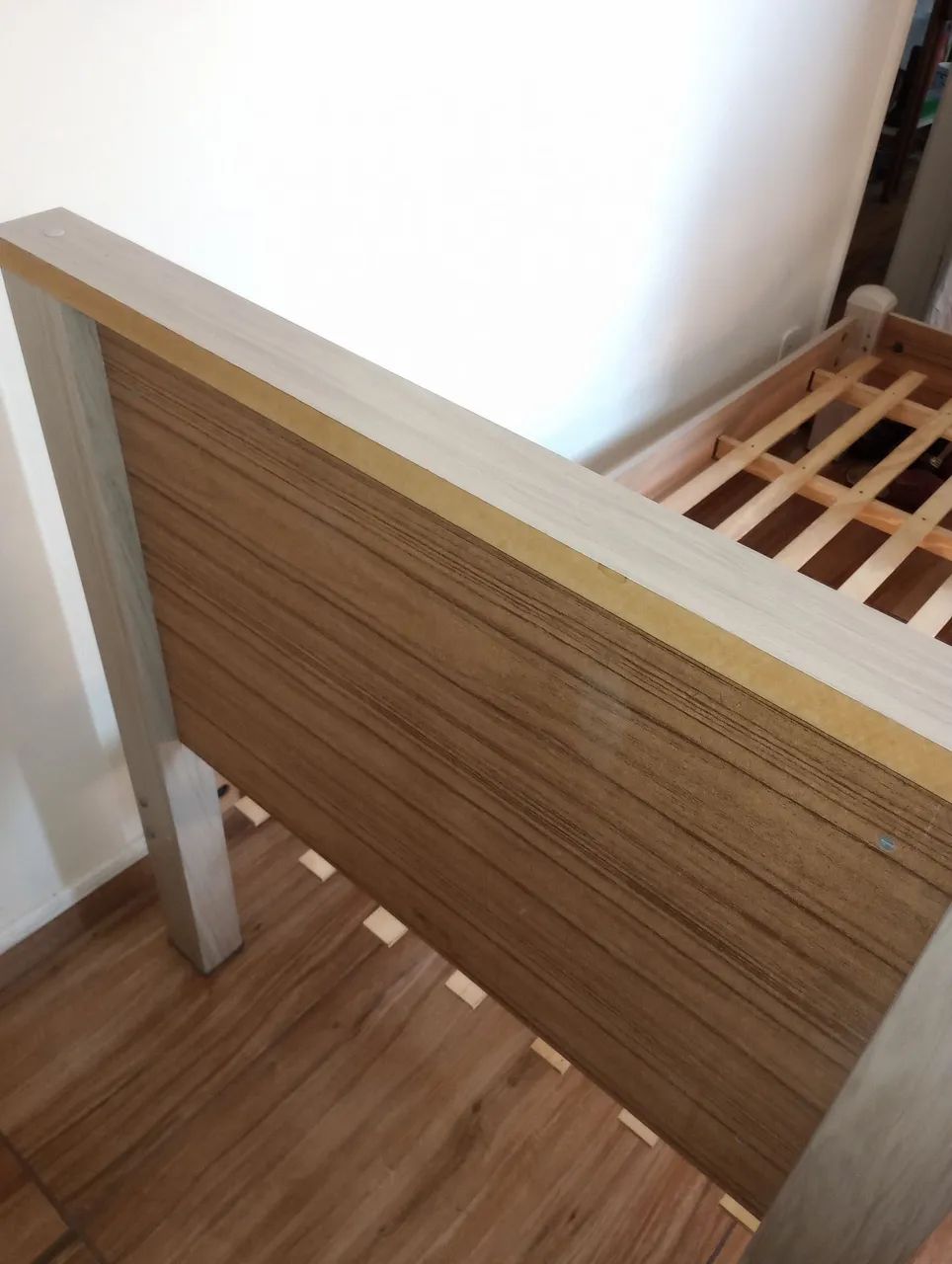 Vendo cama de solteiro e poltrona  - Foto 3