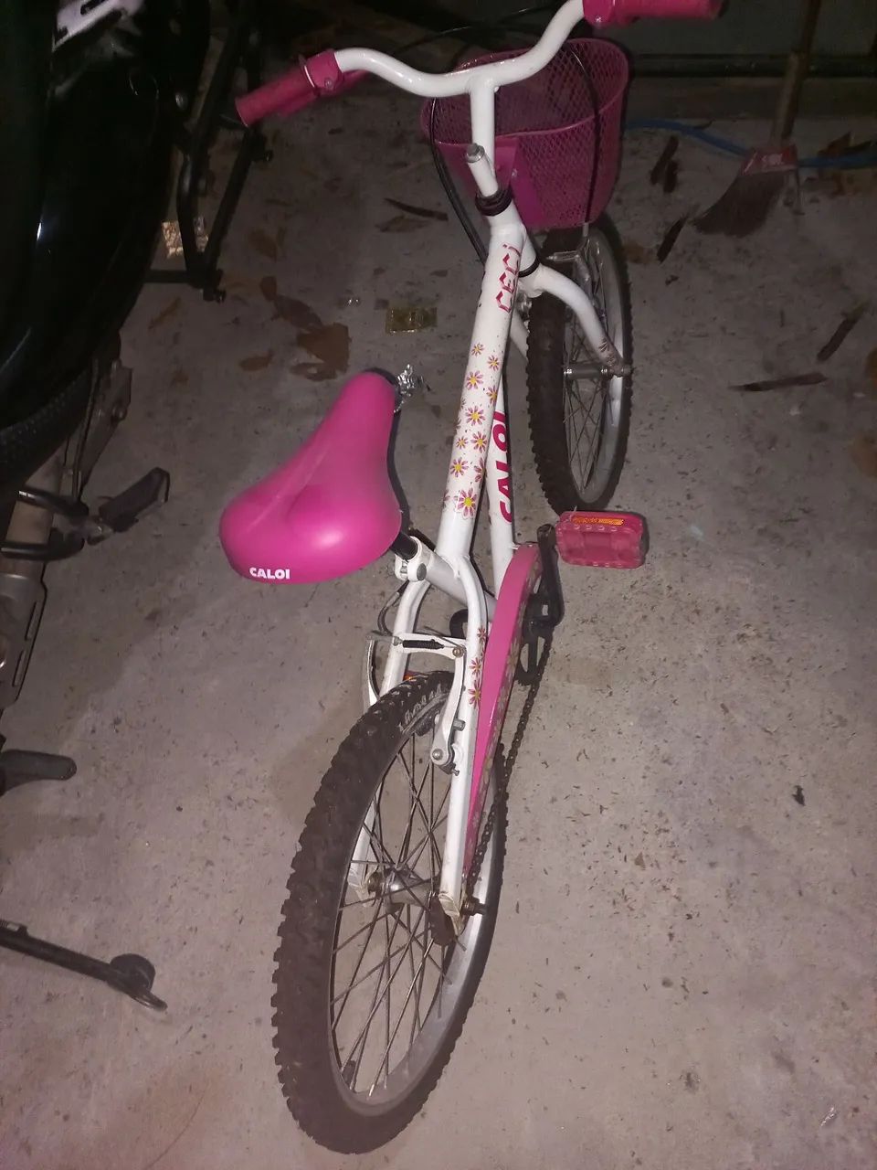Bicicleta infantil de menina