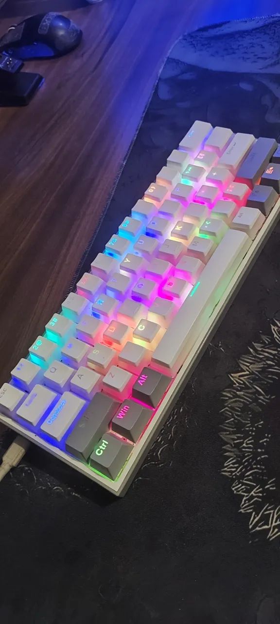 Teclado Mecânico Redragon Fizz ARGB Red Switch + Pudding