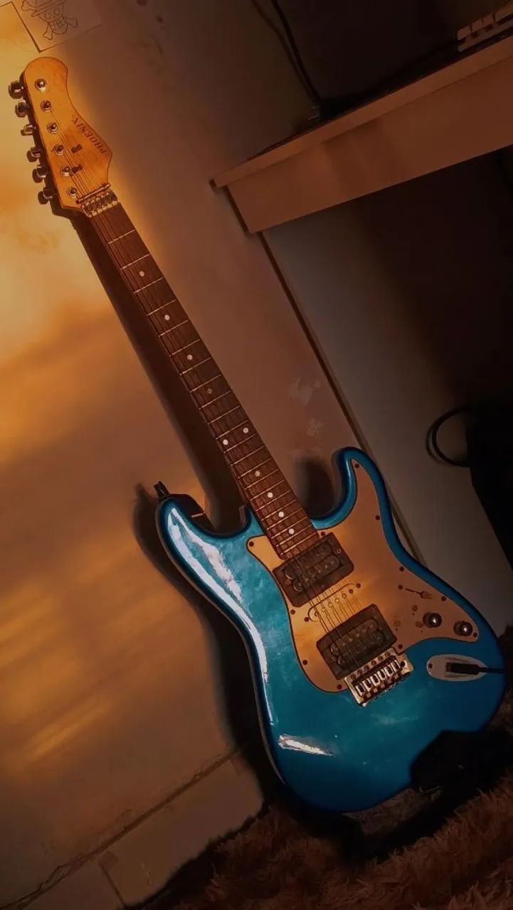 Guitarra stratocast Phoenix modificada - Foto 2