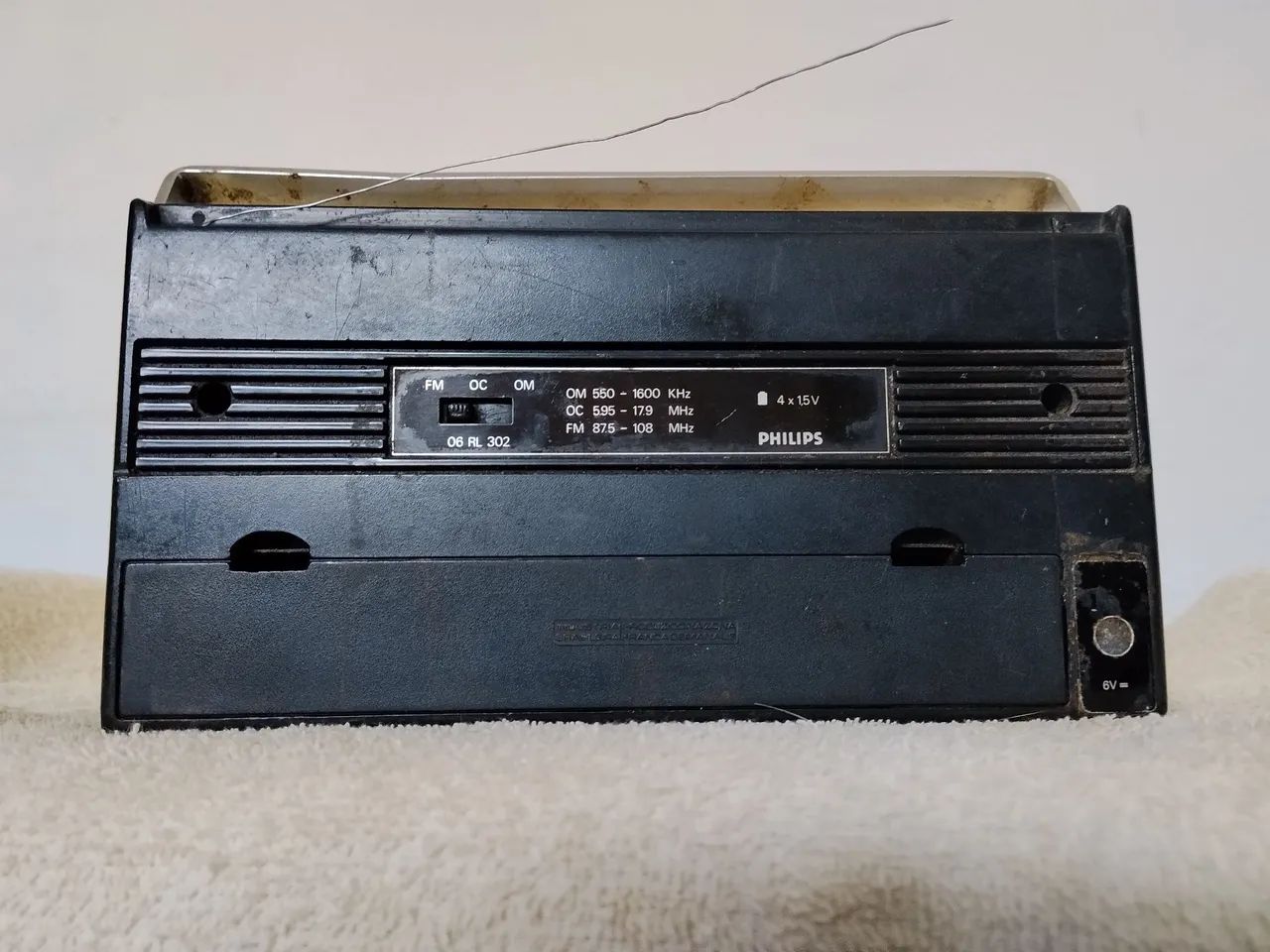 Rádio portátil Philips antigo  - Foto 4