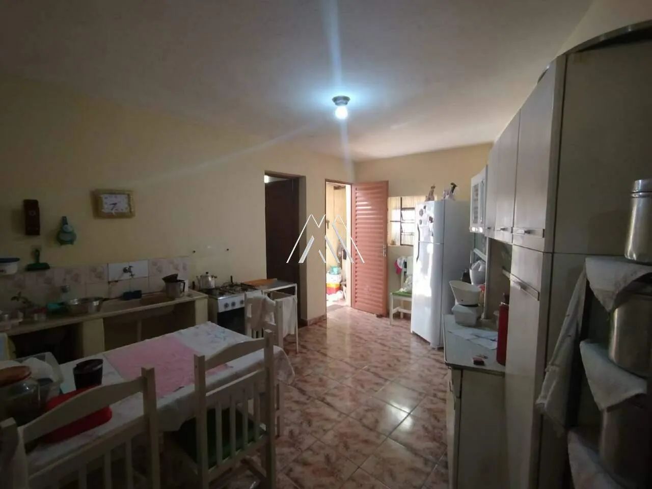 Vendo casa em Itaúna em excelente localização! - Foto 4