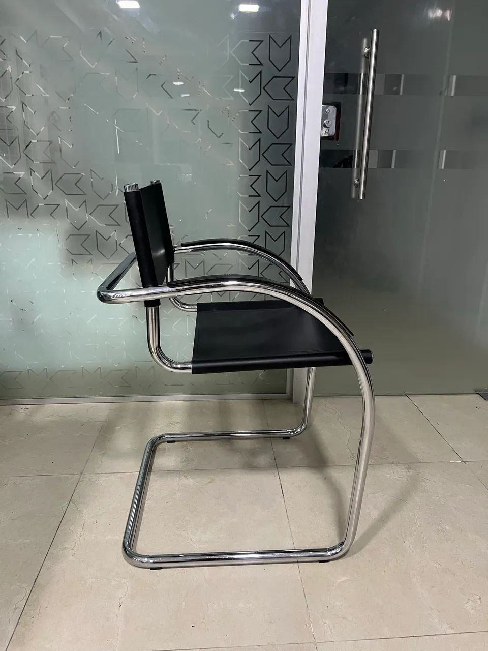 Cadeira de Couro Legítimo - Foto 3