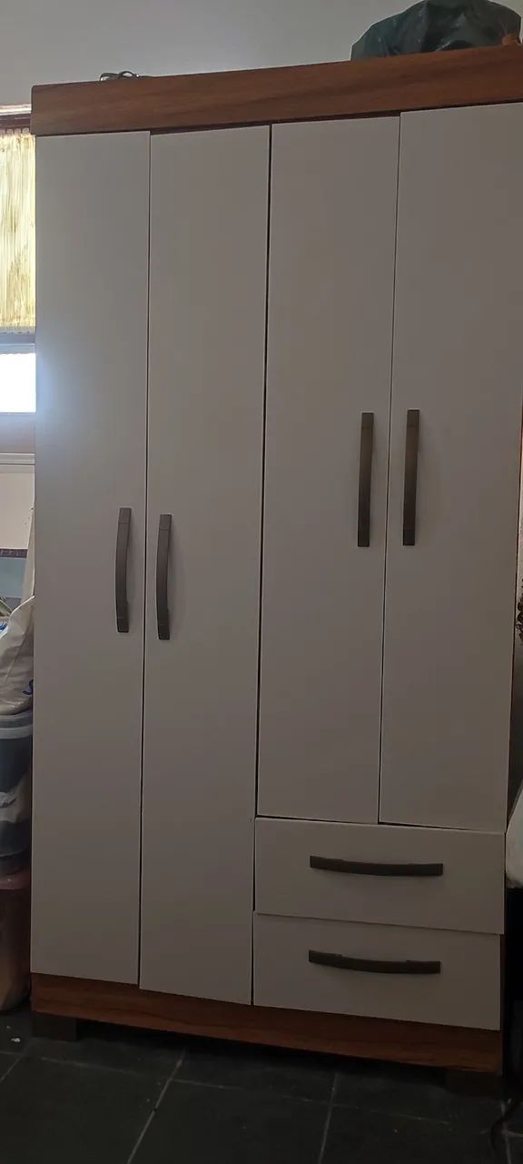 Guarda-Roupa Solteiro ÓTIMO. 