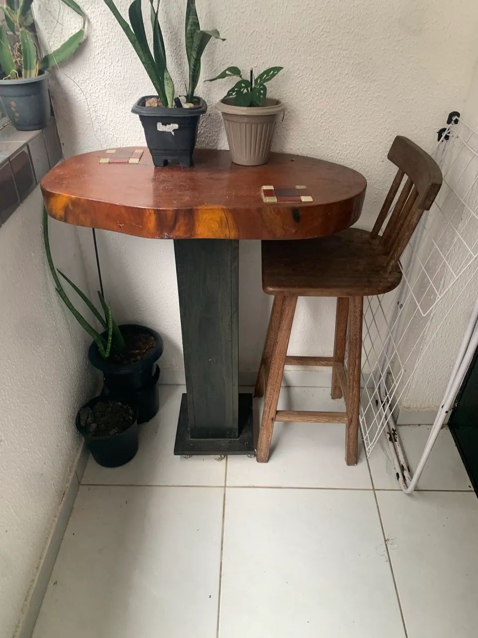 Mesa de madeira e cadeira rústica  - Foto 4