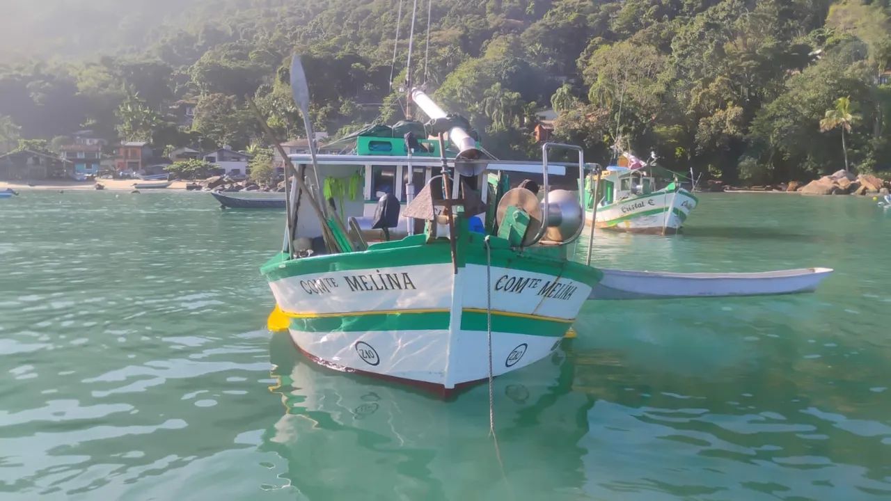 Barco de pesca  em UBATUBA 