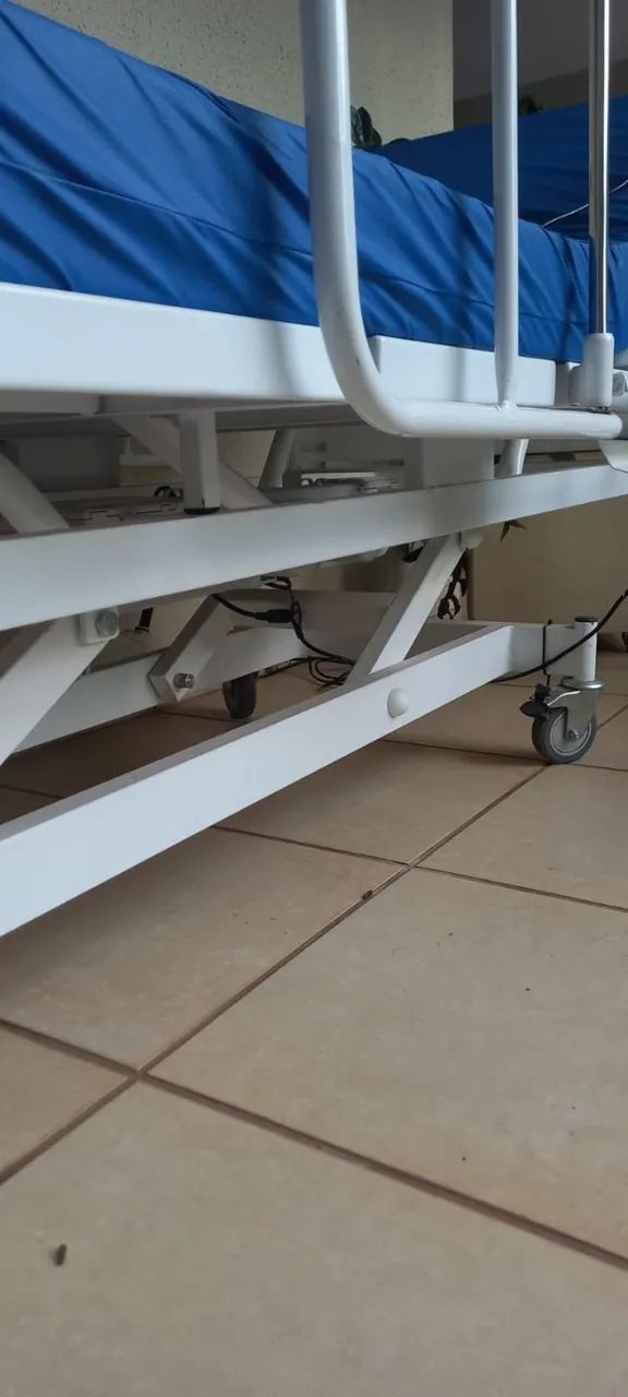 Cama hospitalar com regulagem eletrônica. - Foto 3