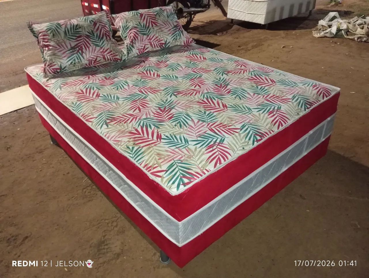 Cama box casal de molas, com travesseiros  - Foto 3