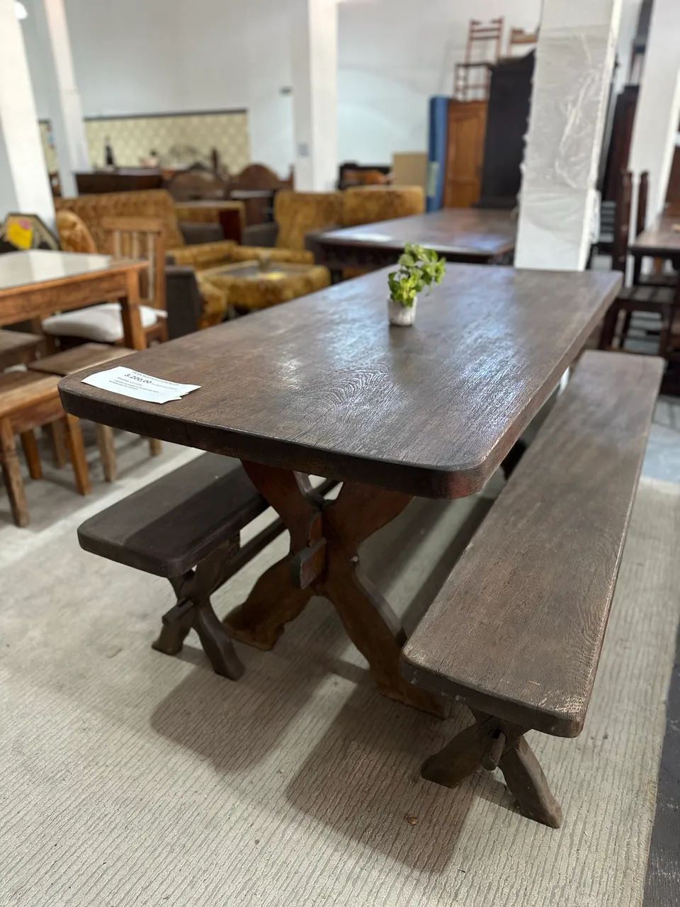 Mesa de Madeira Maciça com 2 bancos - Foto 5