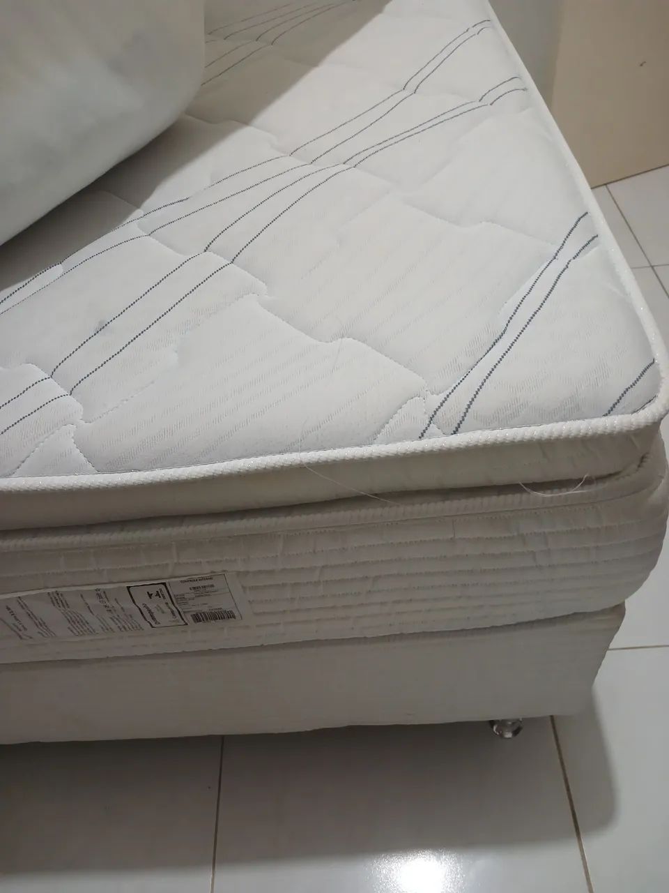 CAMA DE CASAL QUASE 5 MESES DE COMPRADA. 