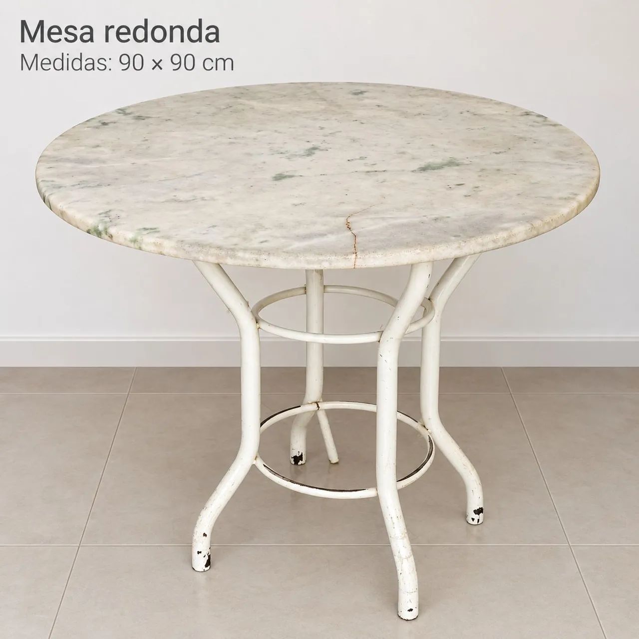 Meda redonda de 4 lugares com tampa de pedra