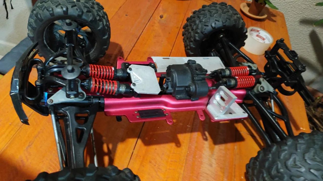 Automodelo Revo convertida para elétrica 