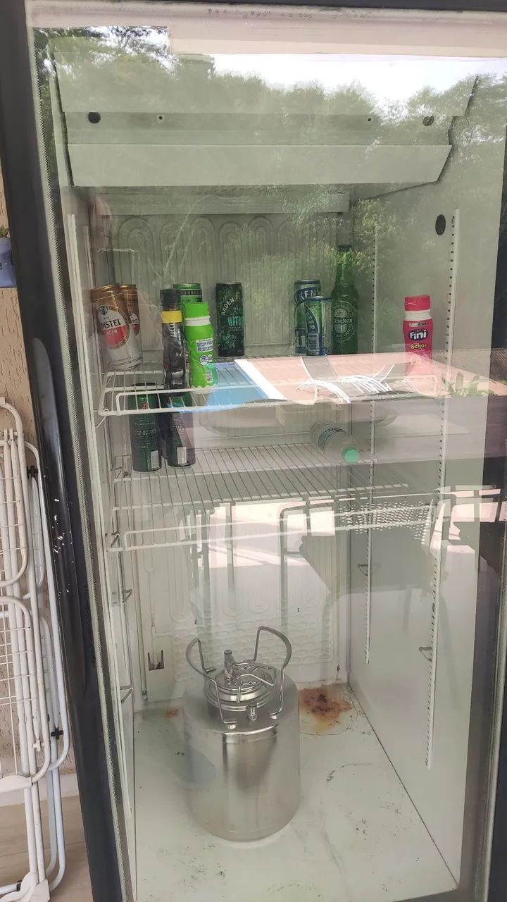 Geladeira cervejeira - porta de vidro - Foto 2