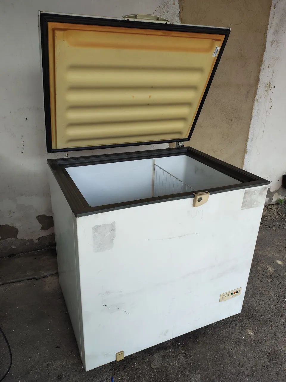 Freezer horizontal Consul 309 litros funcionando perfeitamente  - Foto 3