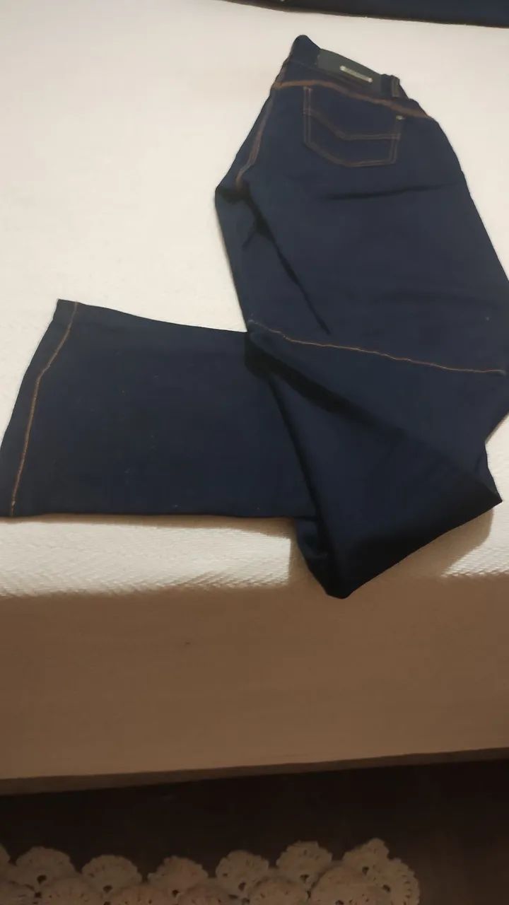 Vendo calça jeans Nova.