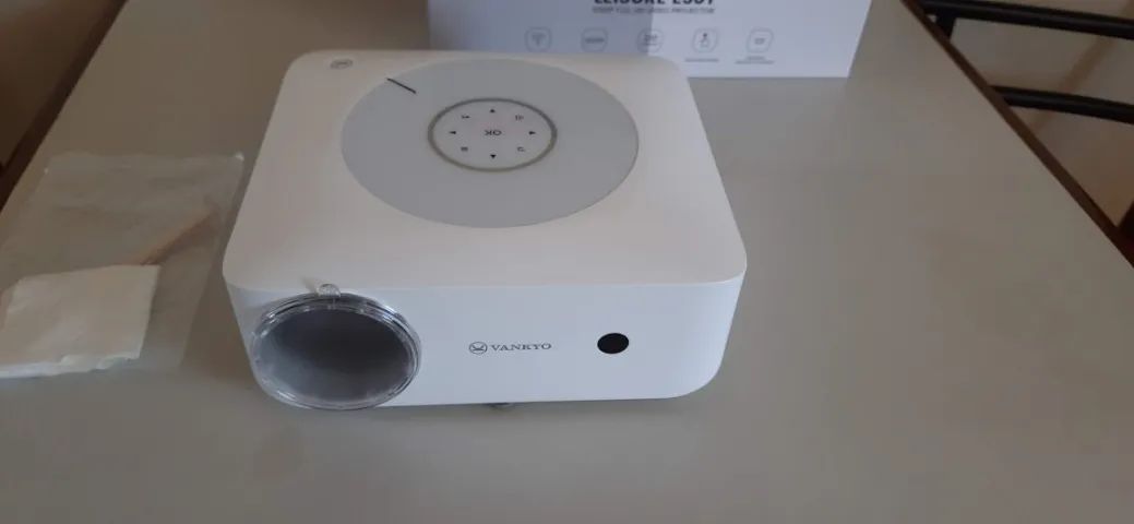 Projetor Portátil Vankyo Leisure E30 