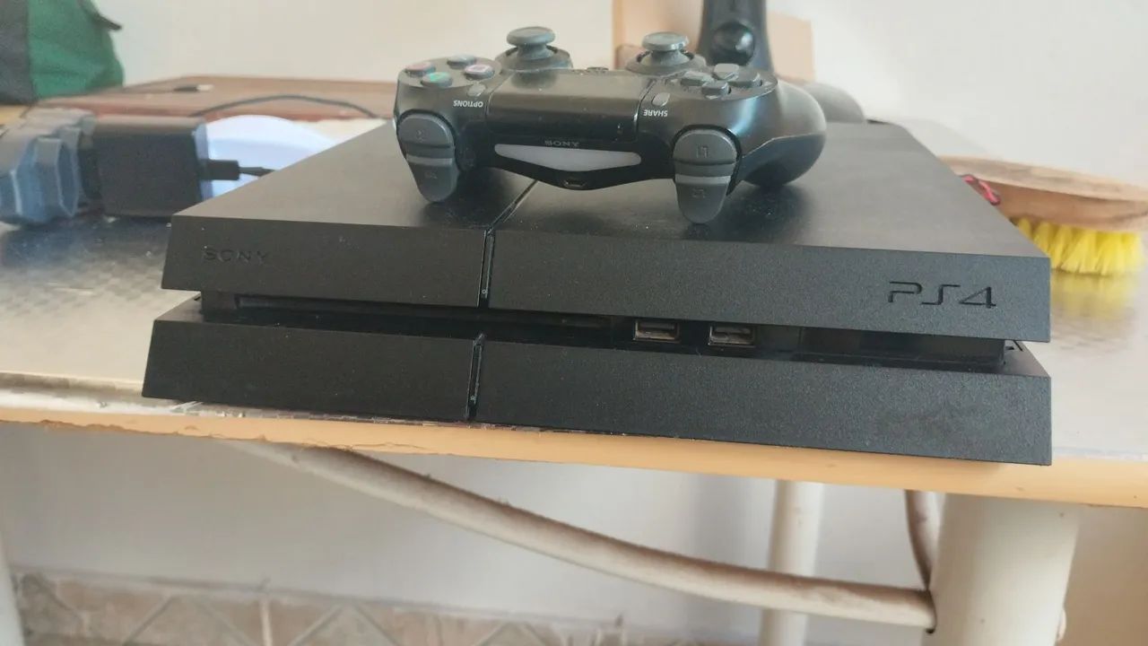 PS4 seminovo 
