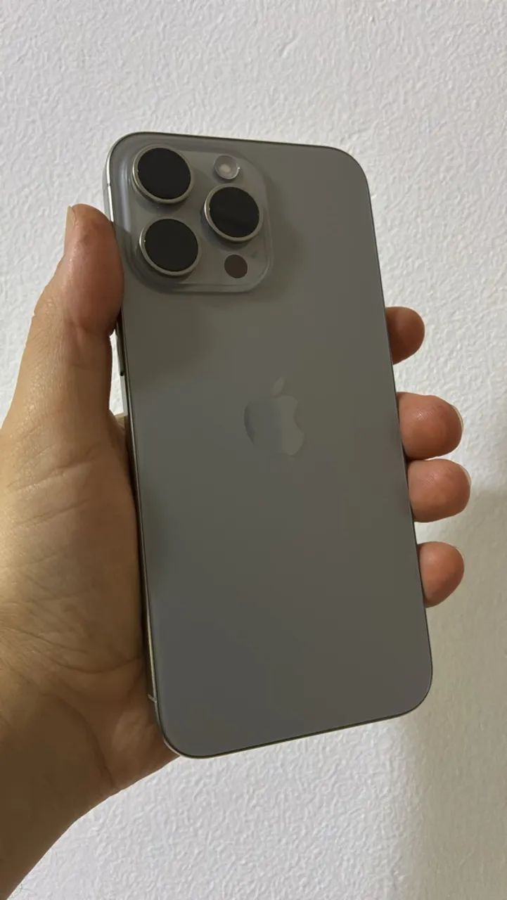 iPhone 15 Pro Max - Foto 2
