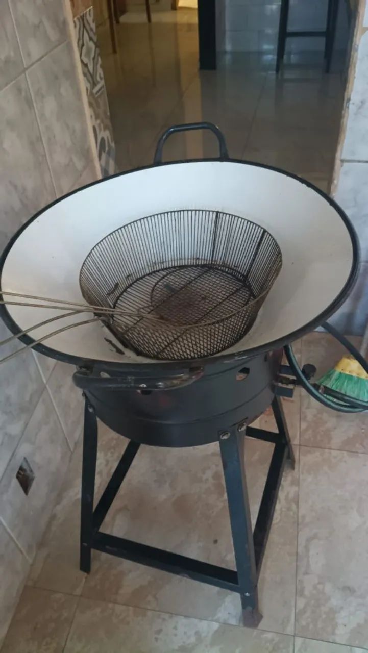 Semi-new gas deep fryer