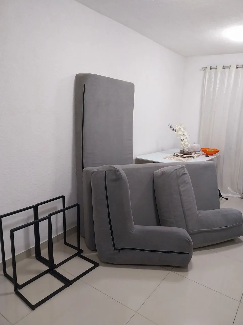 Sofá Moderno Premium - Conforto, Estilo e Praticidade!  - Foto 3