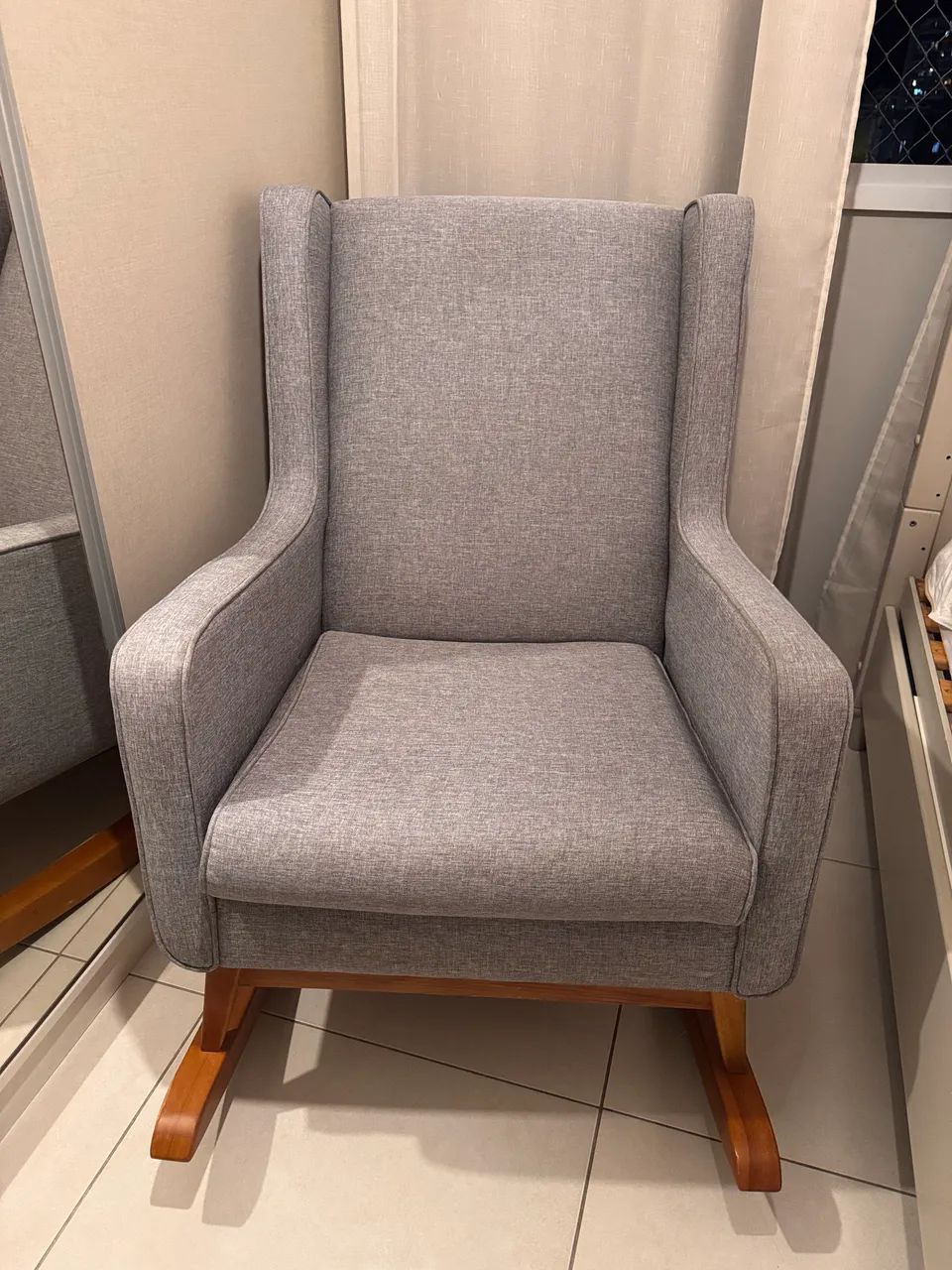 Poltrona de Amamentação Wind com Balanço - Design Retrô - Ótimo Estado - Foto 3