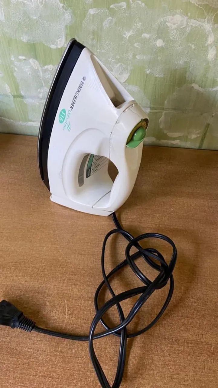 FERRO BRACK DECKER    DE PASSAR ROUPA  - Foto 4