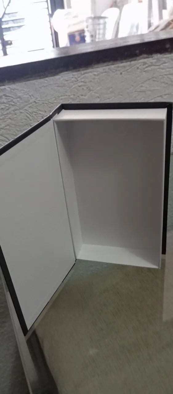 Vendo os 3 quadro, livro caixa, cofrinho  - Foto 2