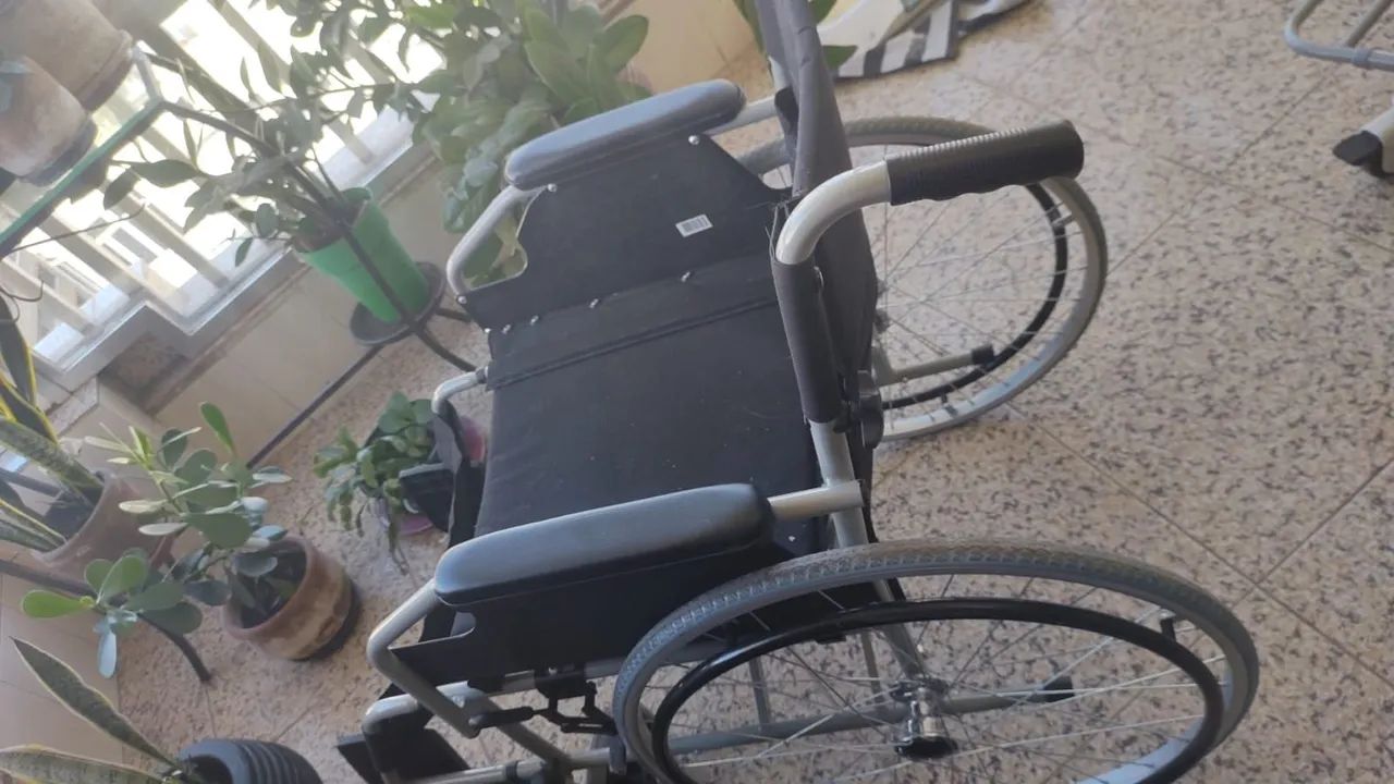 Cadeira de rodas - Foto 3