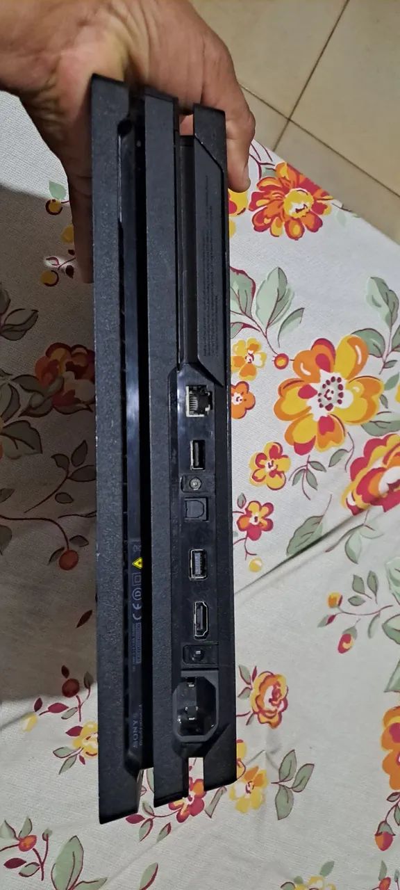 Ps4 Pro com Ssd 2Tb Nada Republicano - Foto 2