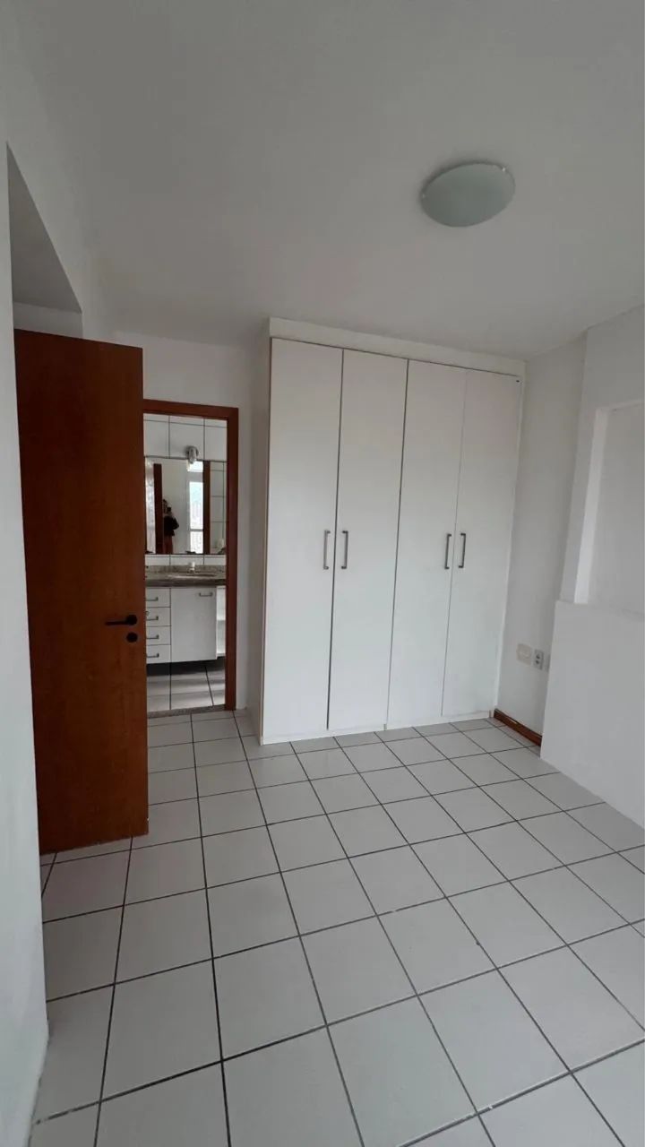 Vendo guarda roupas projetado branco