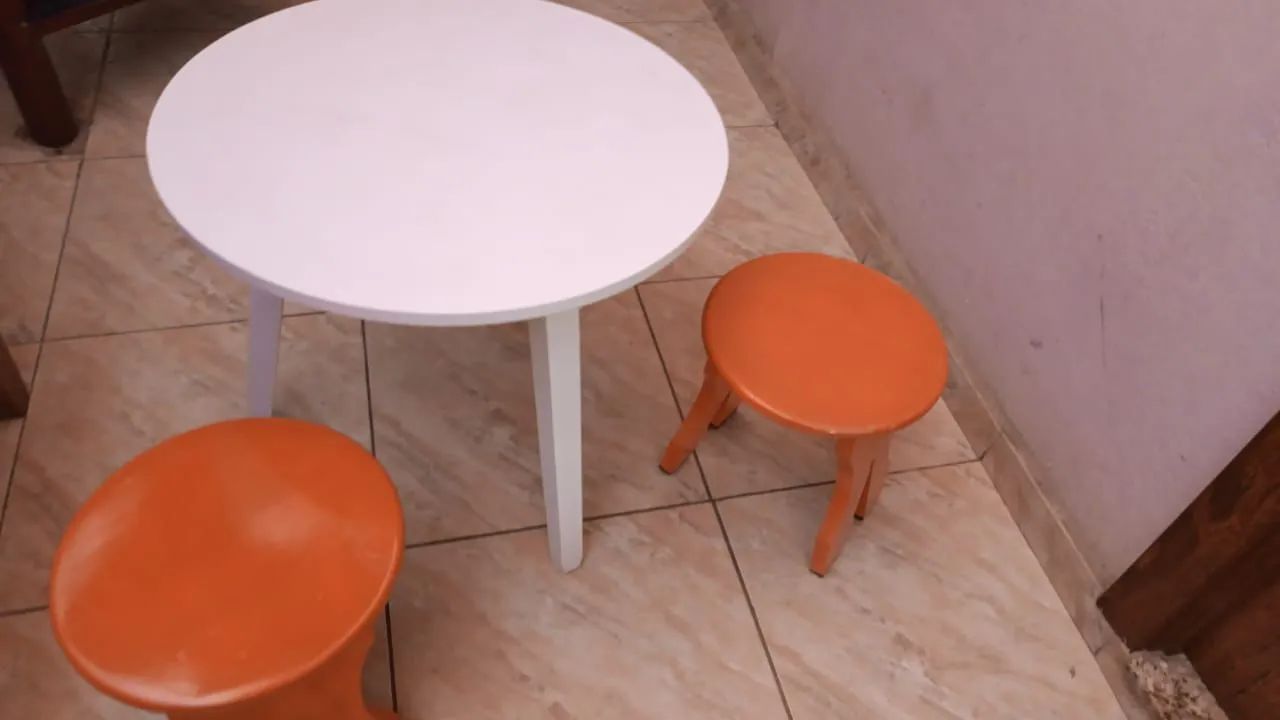 CONJUNTO DE MESA INFANTIL COM 2 BANCOS! - Foto 3