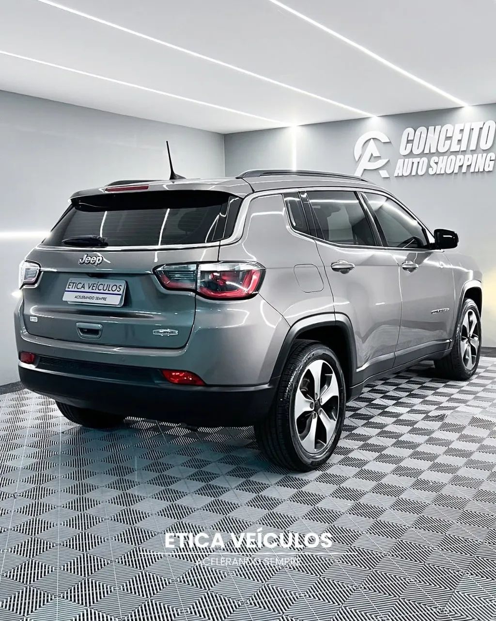 Jeep Compass Longitude 2.0 4X2 Flex 16V Aut. 2018 - Foto 4