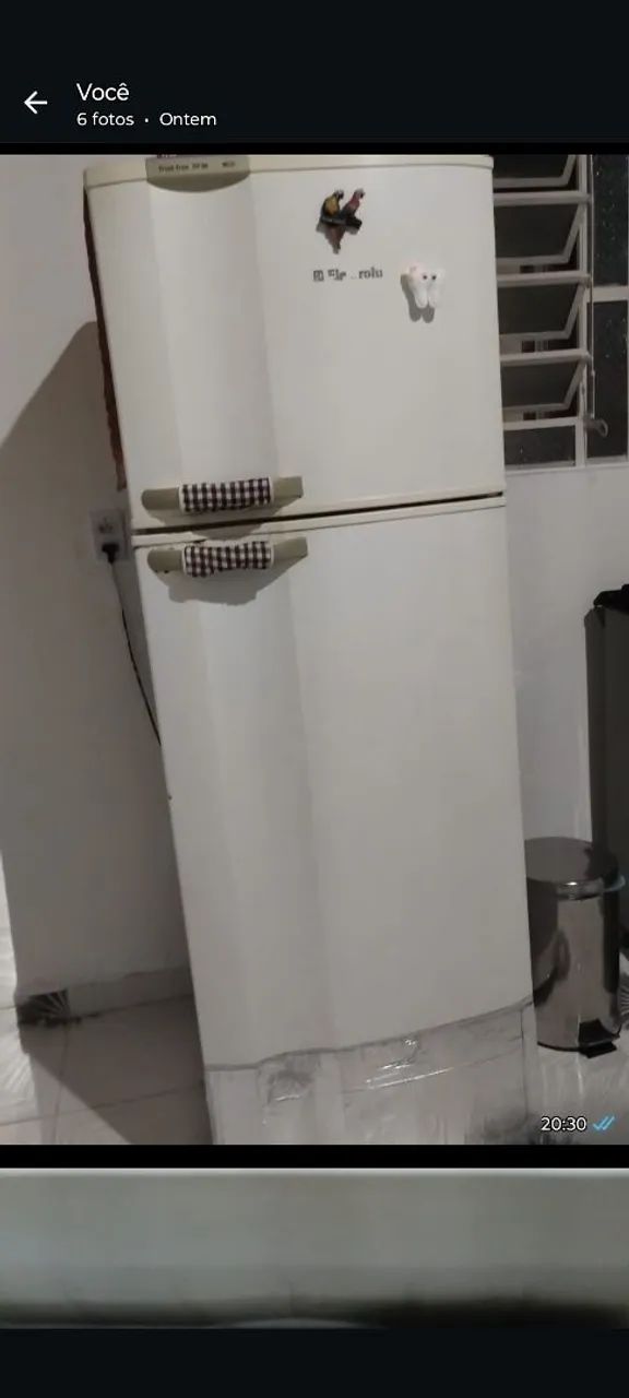 Vende se uma geladeira 