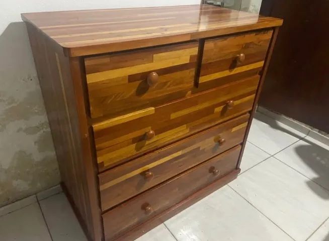 Cômoda de madeira 