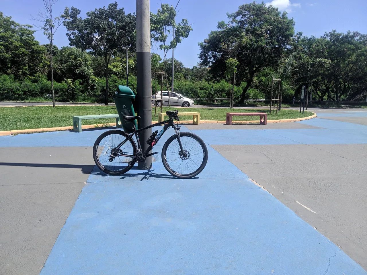 Bicicleta aro 29 - Oportunidade - Vender Rápido!! - Foto 3