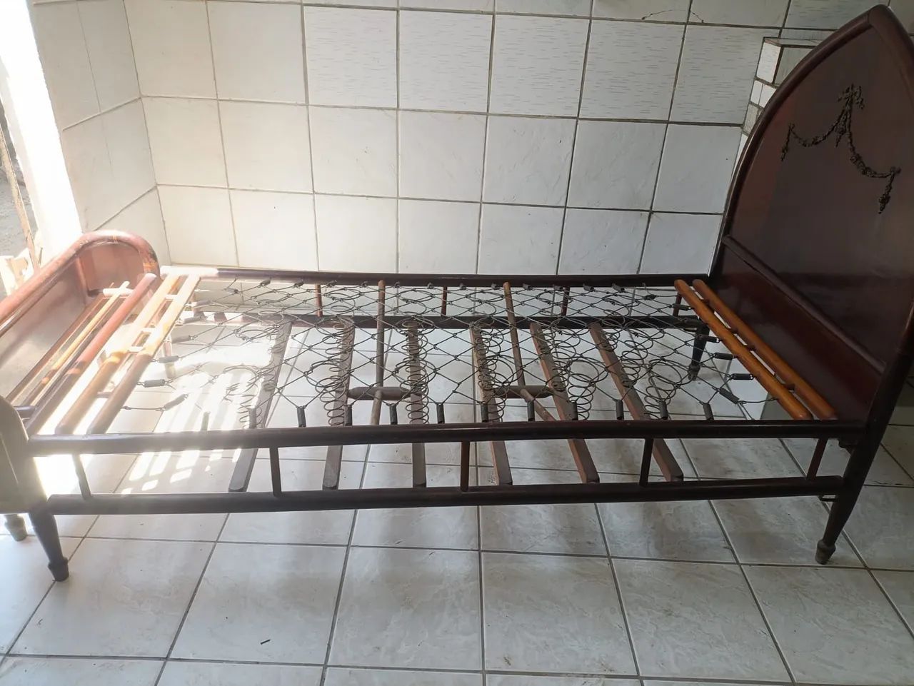Cama de madeira maciça - Foto 2