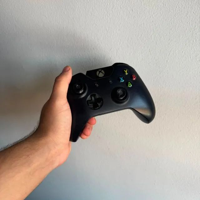 Xbox One Fat *PARA CONSERTAR OU RETIRADA DE PEÇA* - Foto 3